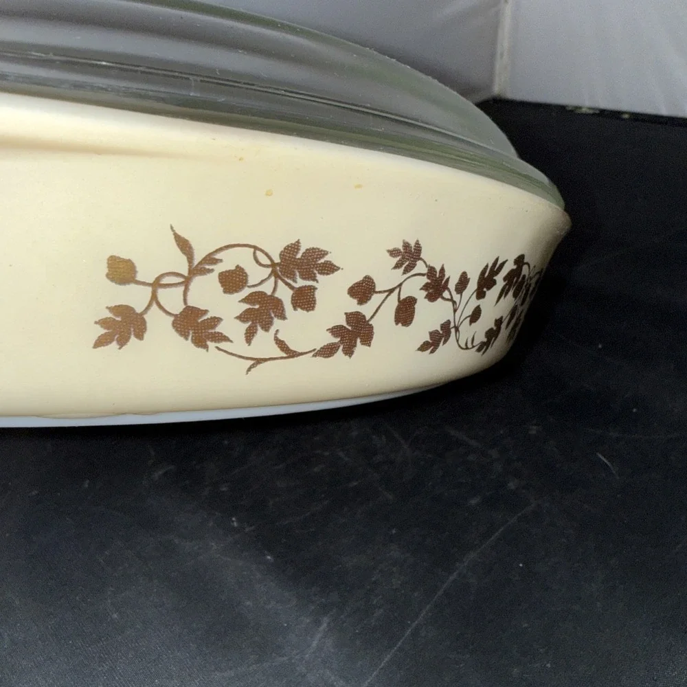 PYREX OVAL DIVIDED CASSEROLE DISH WITH LID-